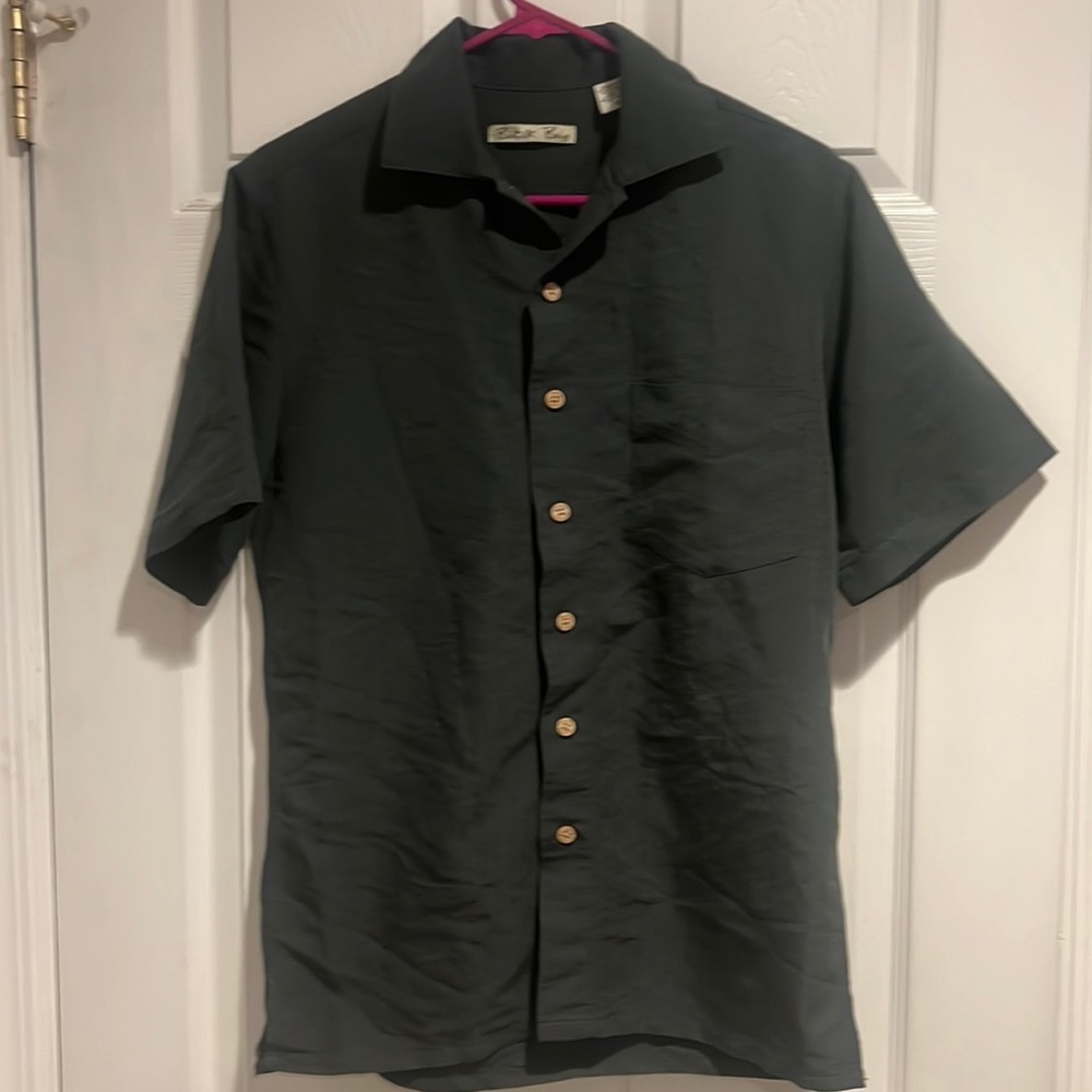 Batik bay S small MEN grey button up polo tee shortsleeved shirt. Good as new